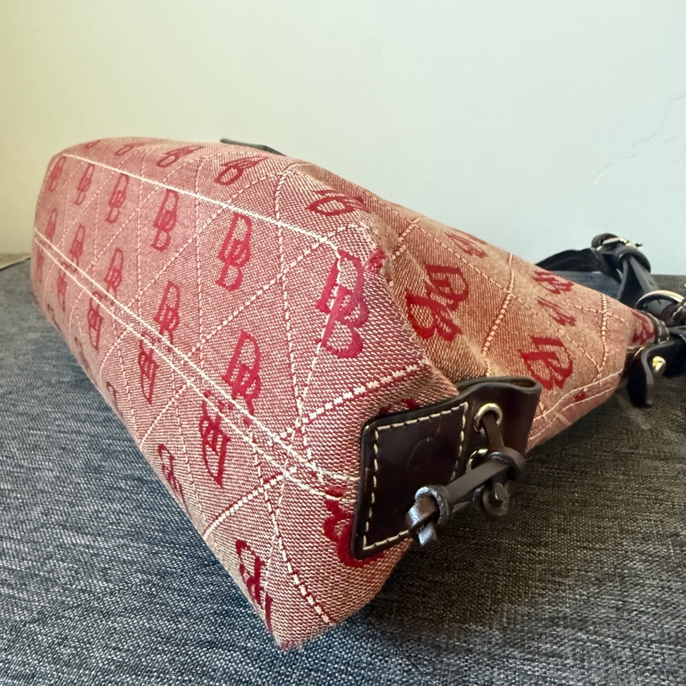 Dooney & Bourke Red and Black Logo Shoulder Bag - Picture 4 of 10